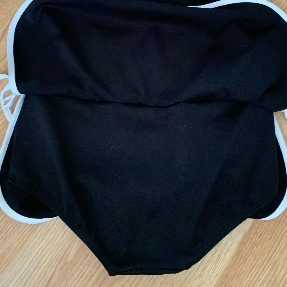 T.H.E. Swimwear Vintage One-Piece Black & White Swimsuit w/ Skirt Size 10
